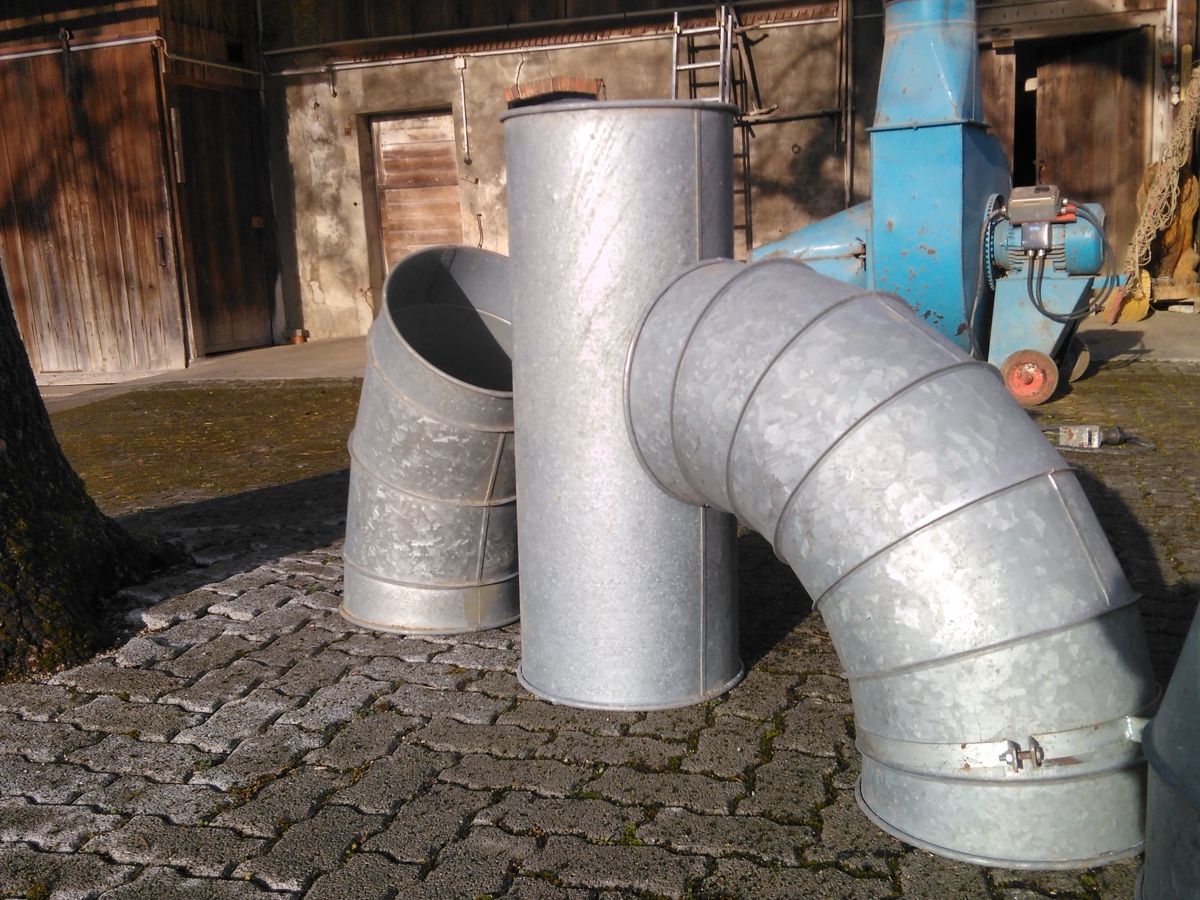 Tutte le macchine: Heugebläse mit Rohre und Rohrschellen – Usato da Hausen AG venduto da Patrick975 8