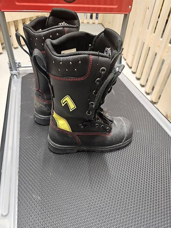 Haix Scarpe da donna: Feuerwehrstiefel – Usato da Biel/Bienne venduto da sca_wn7c 1