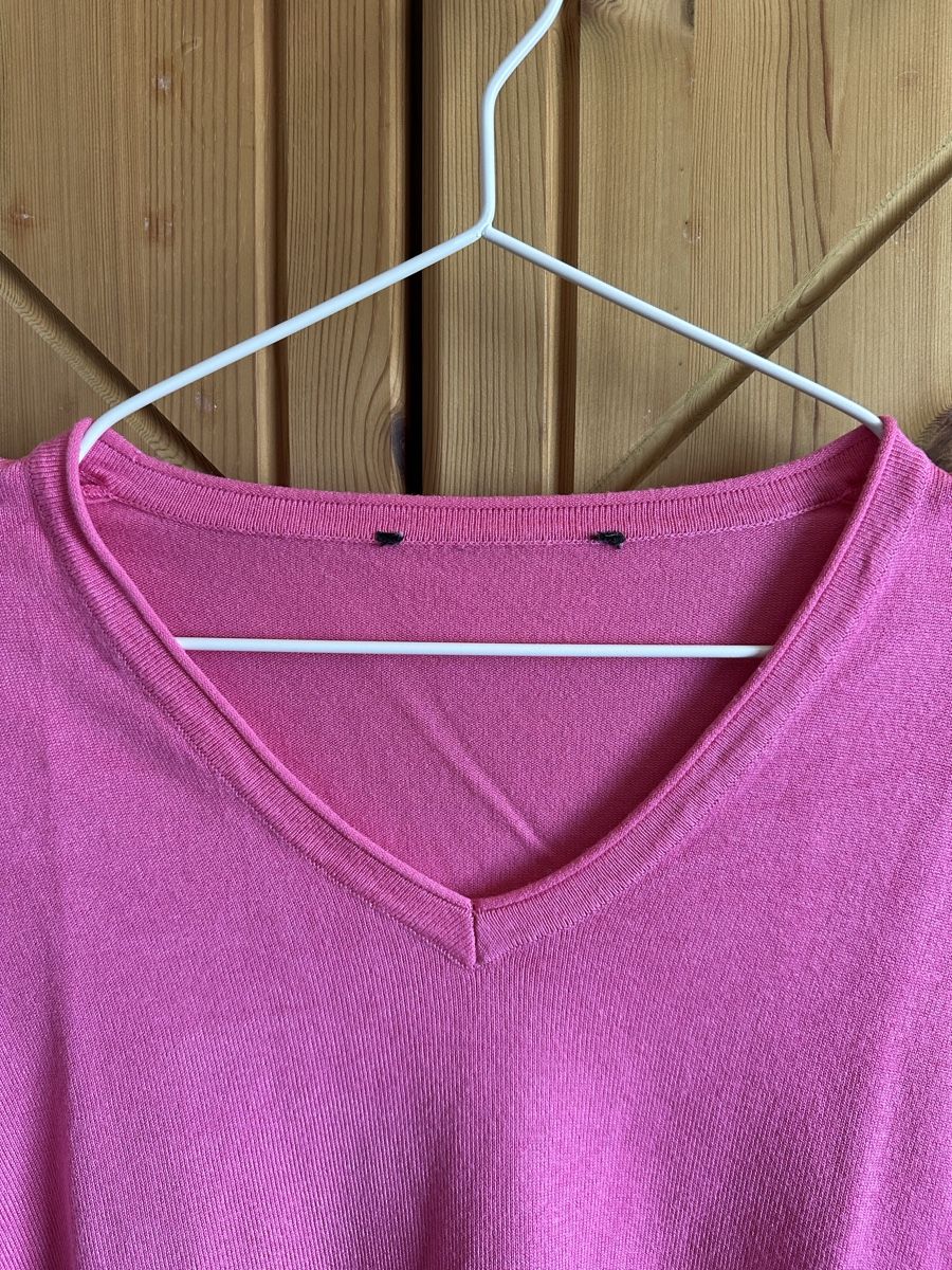 Pullover & Sweatshirts: Pink Pullover, V-Ausschnitt, Grösse M, Baumwolle – Neu (gemäss Beschreibung) aus Hergiswil NW von kaufe_at_kaufmann 1