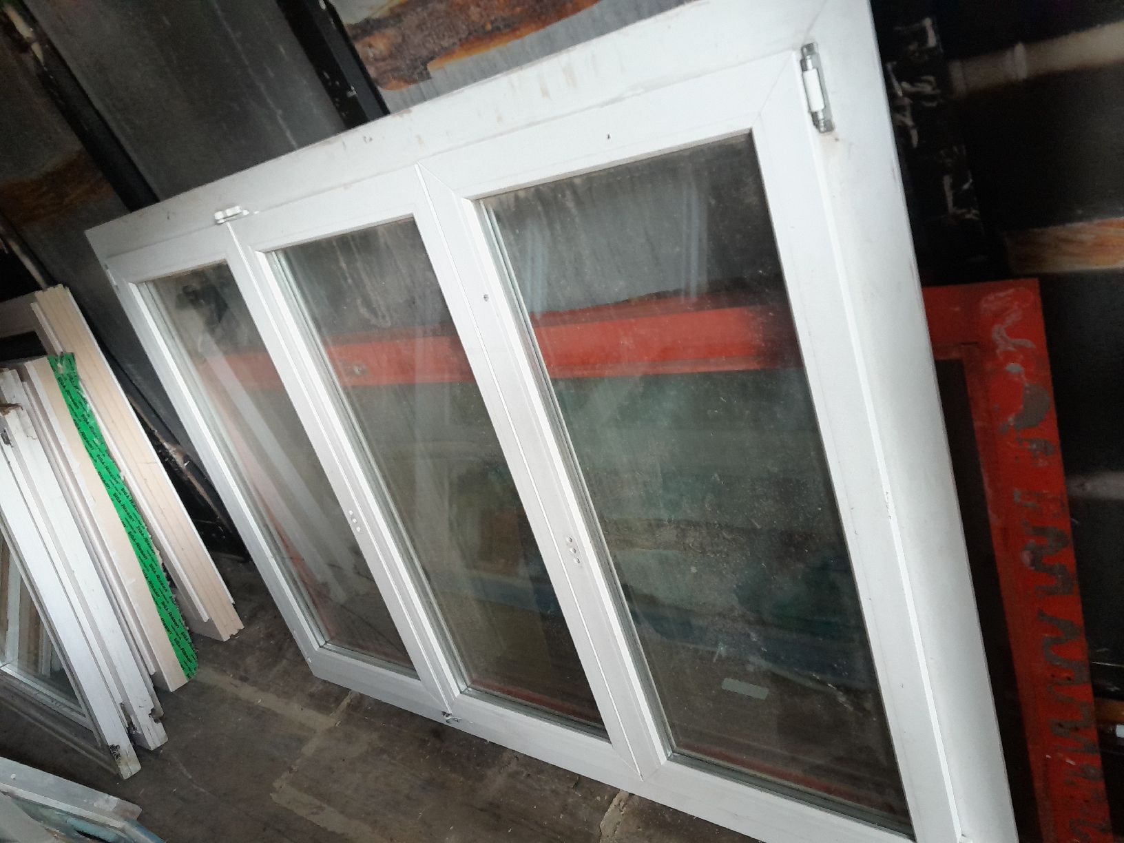 Fenêtres: Fenster – D'occasion à Marbach LU par san_8kt5