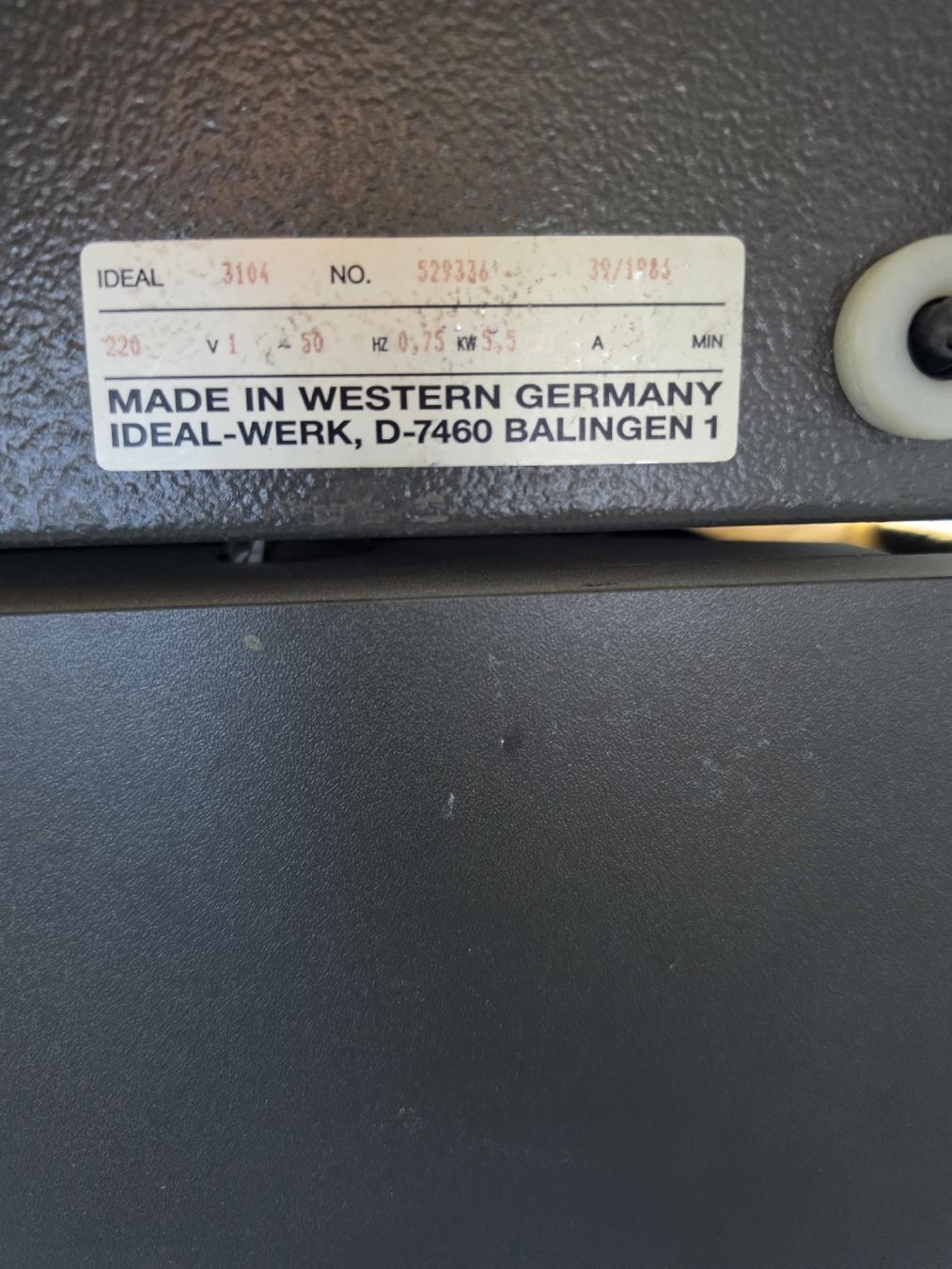 Distruggi documenti: Aktenvernichter Ideal 3104  – Usato da WIL SG venduto da Sprin319 3