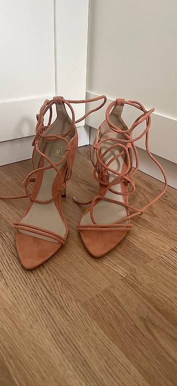 Scarpe da donna: High Heels Grösse 39 Koralle – Usato da Abtwil SG venduto da Allyv