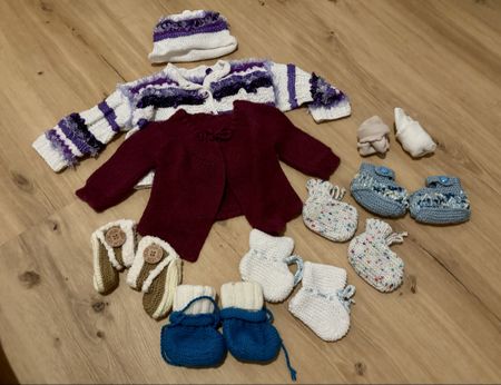 Kleiderpaket Finkli, Jacke, Socken, Baby erste Monate Strick
