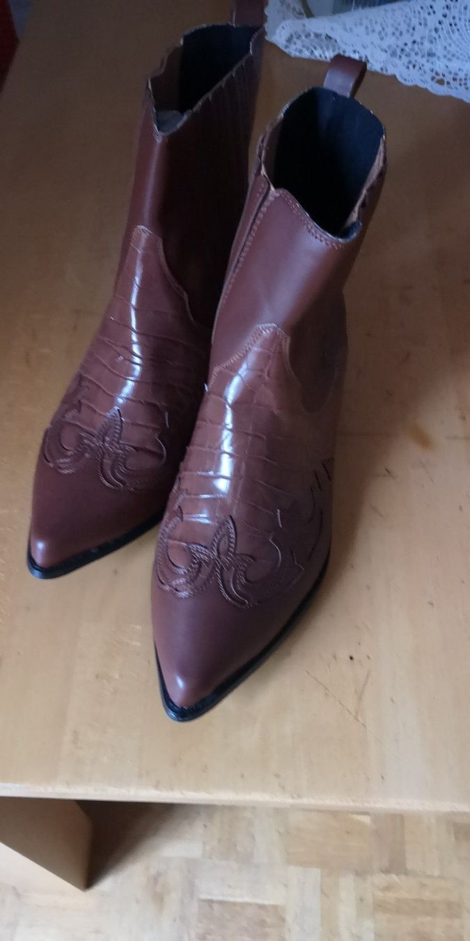 Scarpe da uomo: bottines – Nuovo (secondo la descrizione) da neuchatel venduto da Mictou