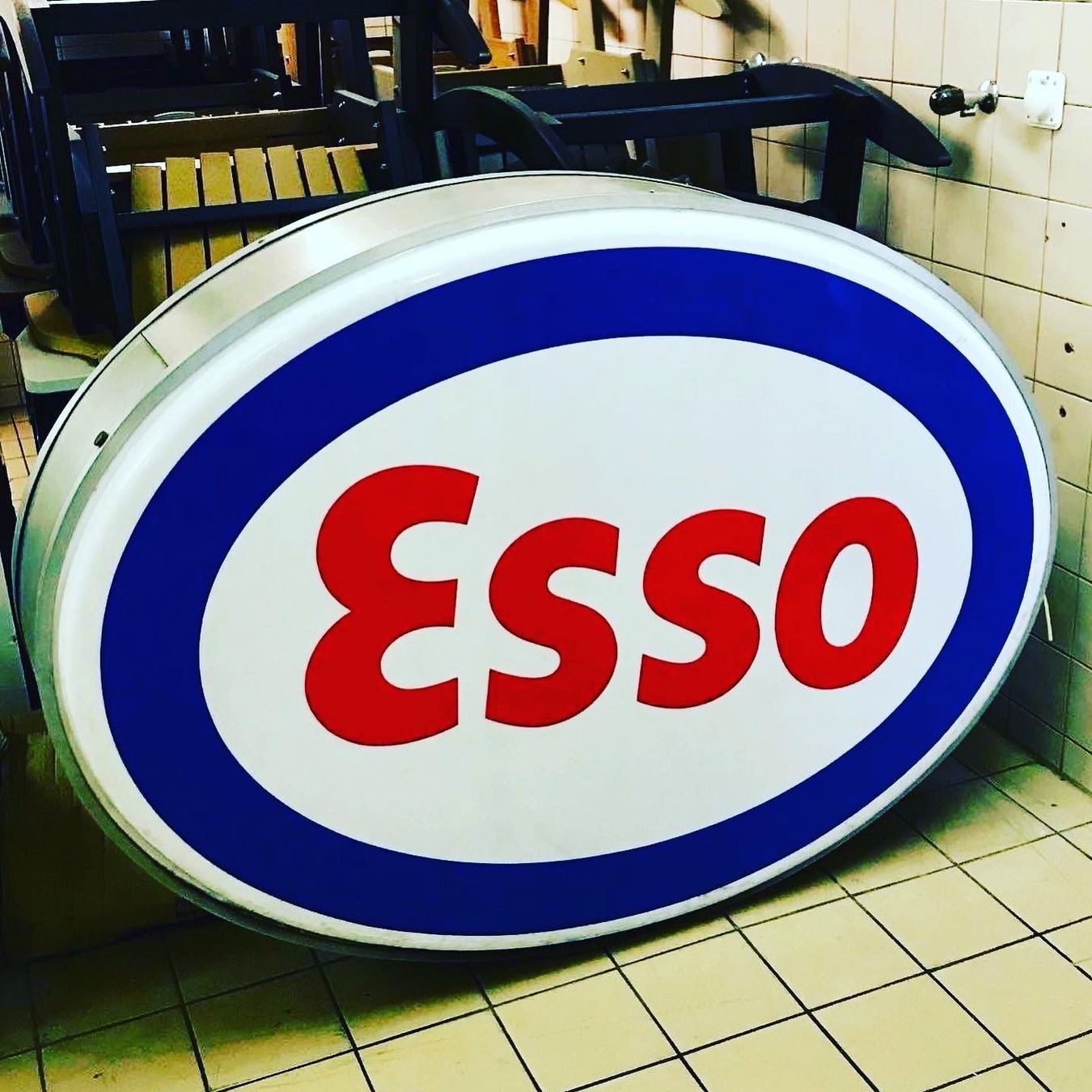 Esso Insegne: Esso - Leuchtreklame (doppelseitig) – Usato da Erlinsbach venduto da Stu-ff