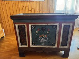 Antike Bauerntruhe