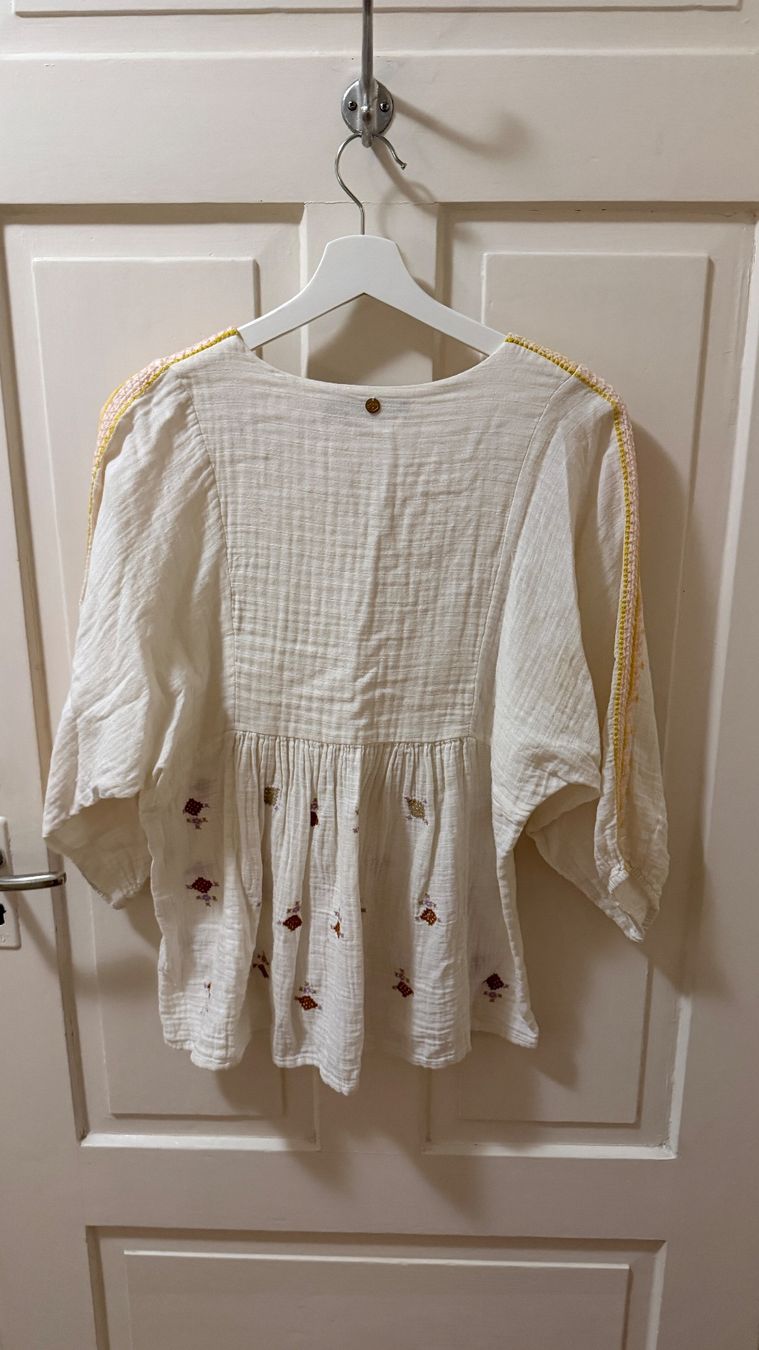 Antik Batik Tuniche: Embroidered Antik Batik Blouse in Linen – Usato da Zürich venduto da pre_vy7t 2