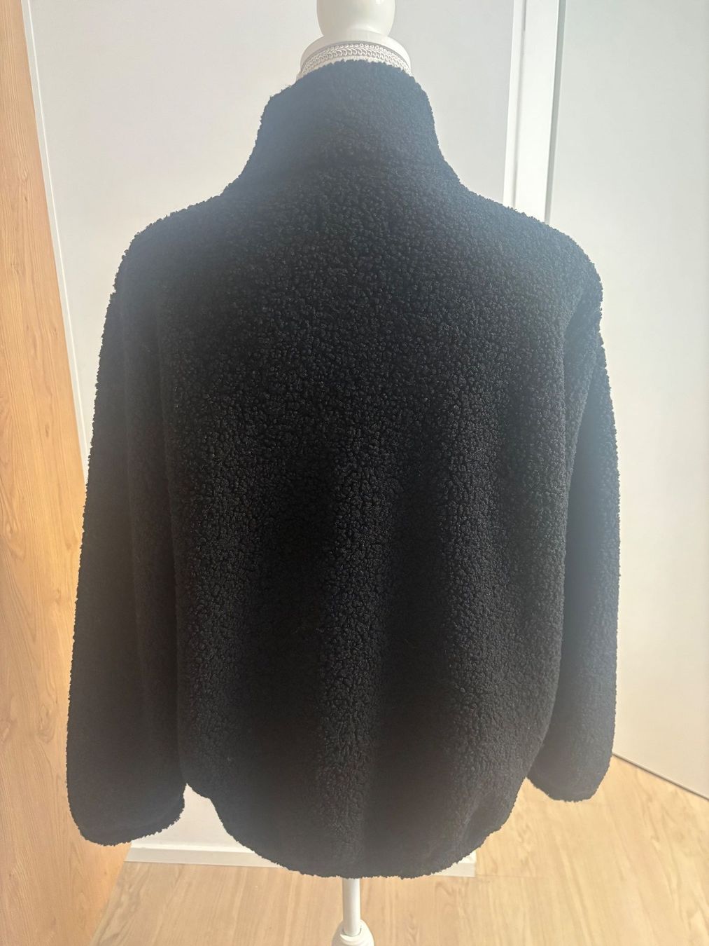Giacche: Zwillingsherz Übergangsjacke schwarz – Usato da Zürich venduto da McQeen 2