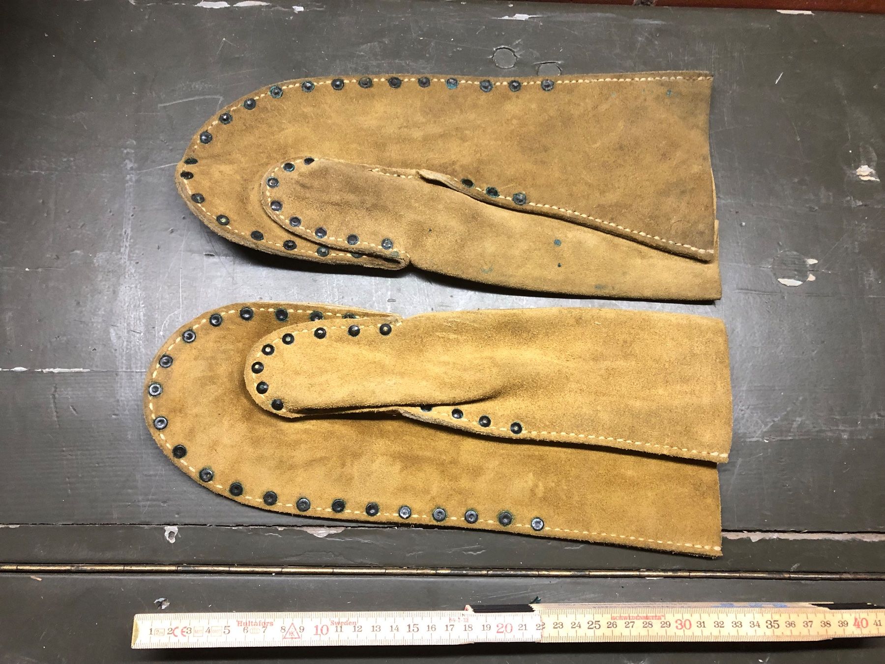 Armée suisse Gants & mitaines : Schweizer Armee Militär Stacheldraht Handschuhe Leder – D'occasion à Madiswil par TEMISO