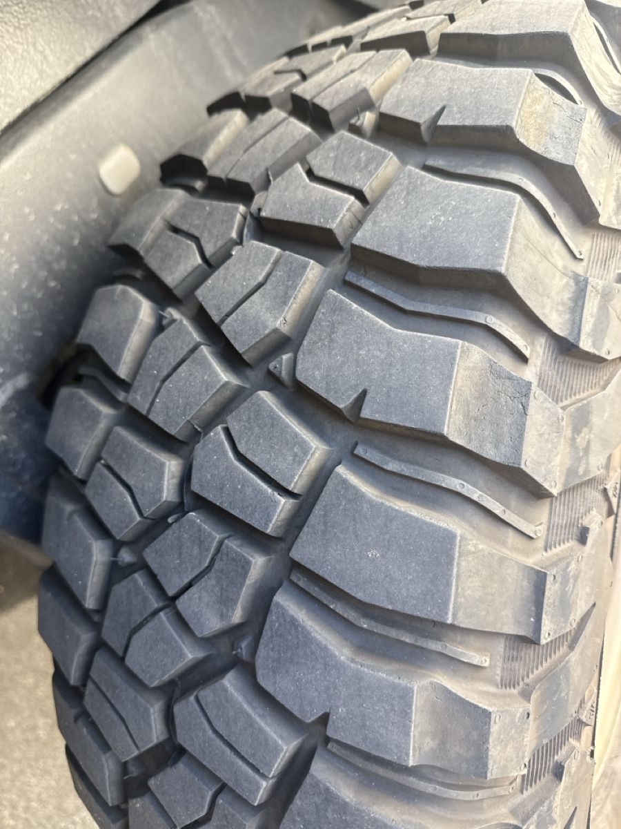 Pneus & Kompletträder: Felgen mit 285/75 r16 Mud Terrain BFG – Gebraucht aus Altendorf von dario_zh 2