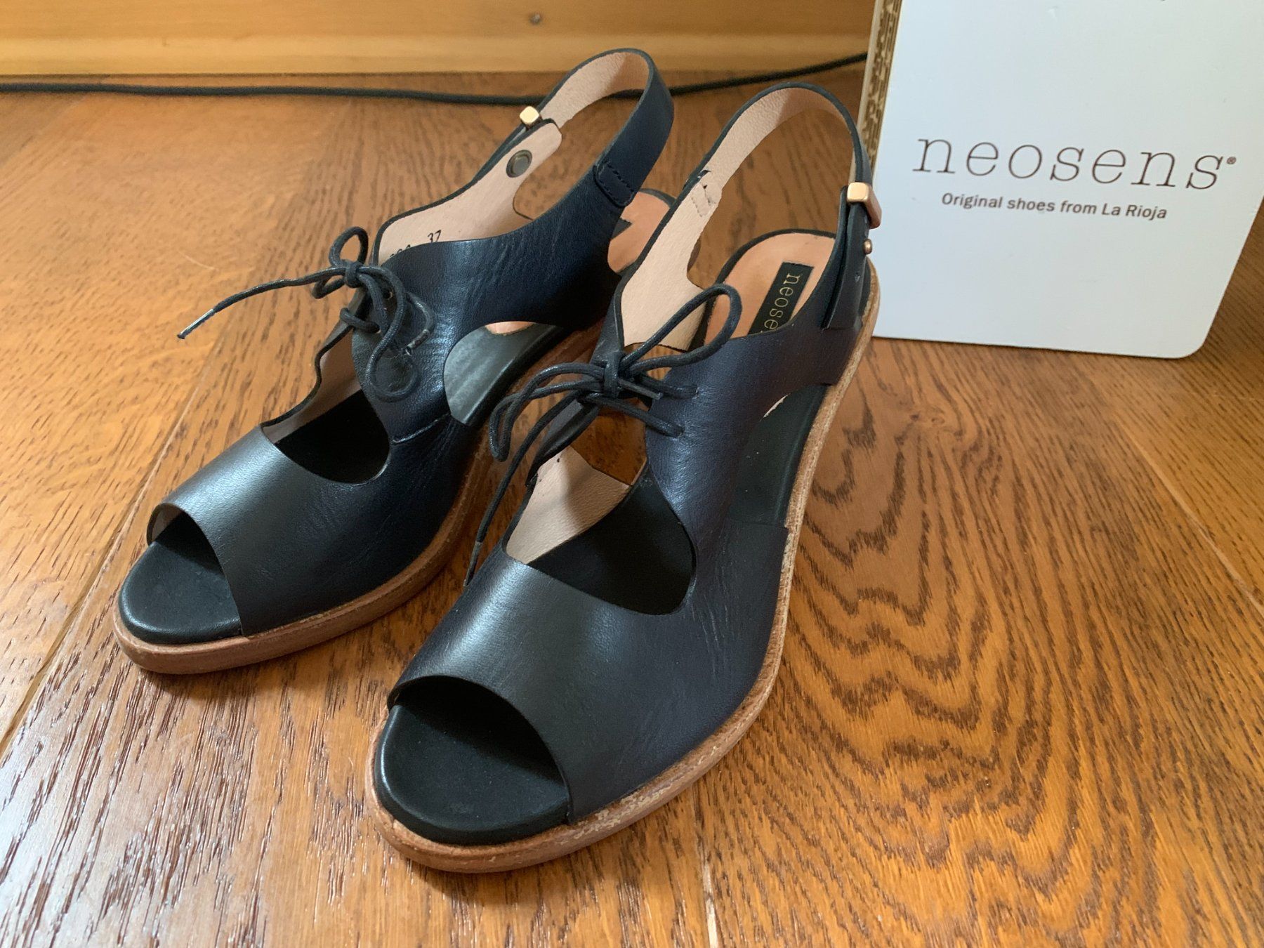 Neosens Chaussures femmes: Neosens Negrera (Rococo) 980 black Gr.37 – Neuf (Voir description) à Zürich par finsti