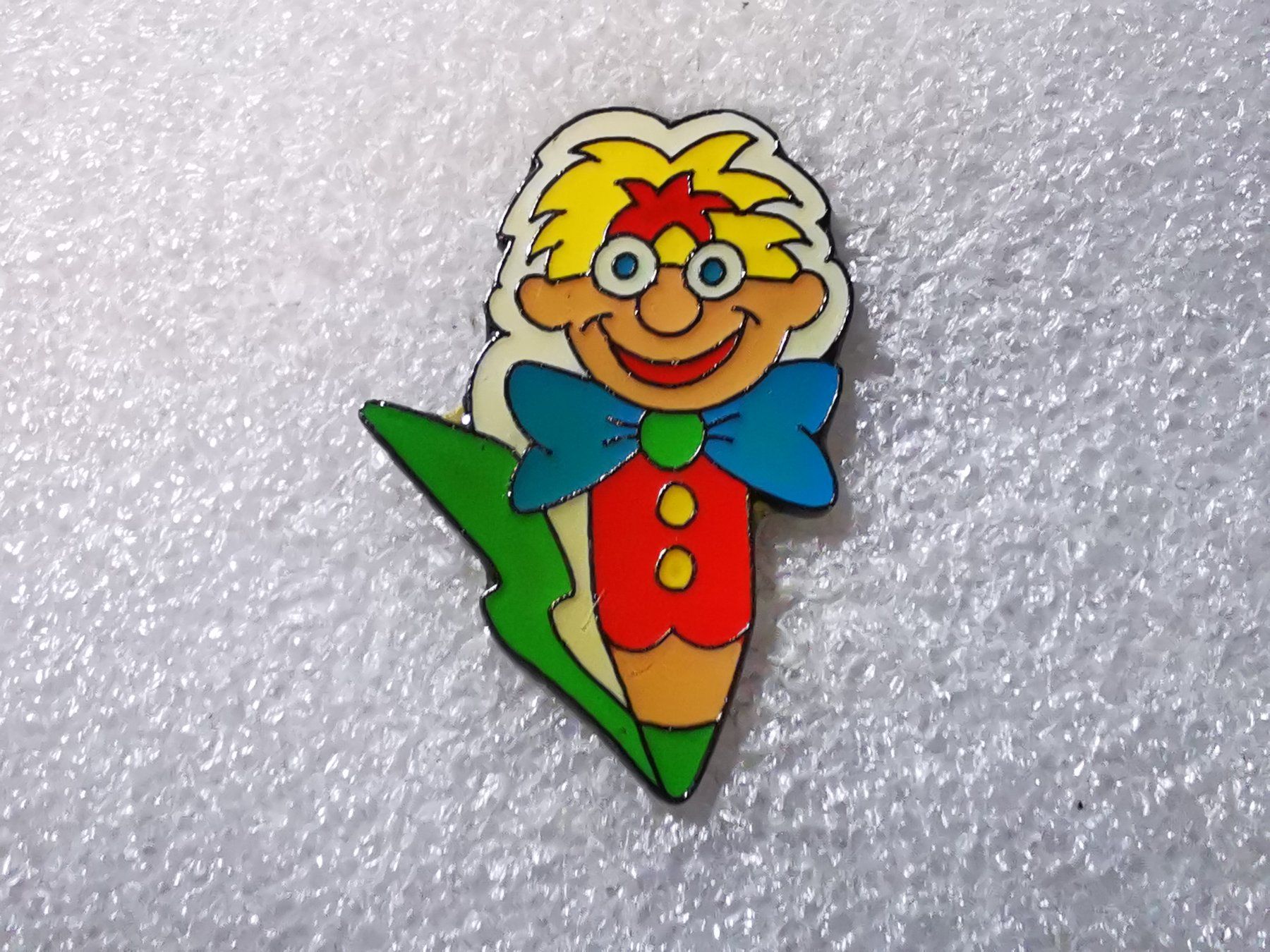 Placchette & Badge: Ansteckpin 55: Pins for help – Usato da Oppligen venduto da Pin-Fall-Shop