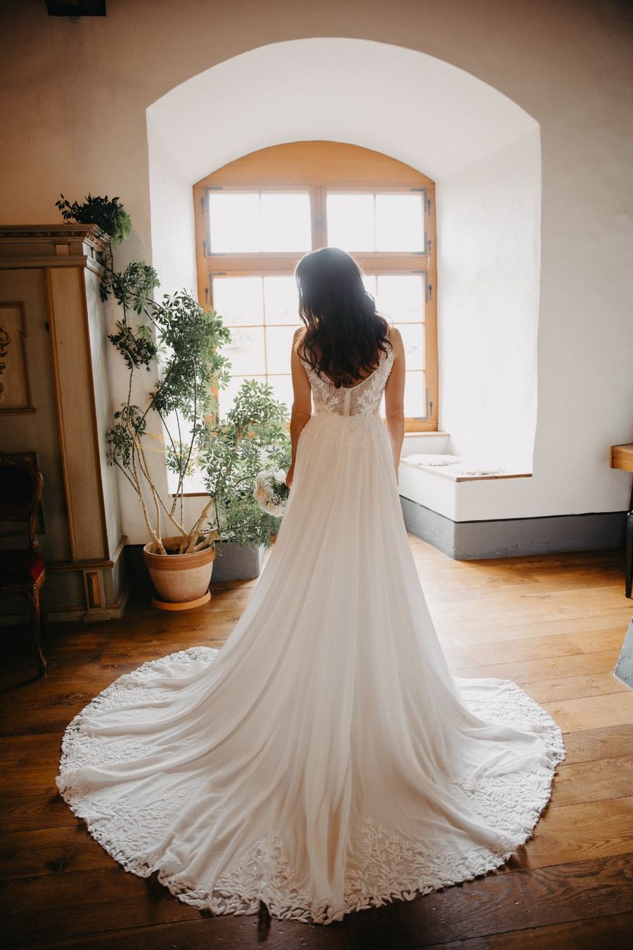 Vestiti: Secondhand Brautkleid von Ria Tener, Grösse 36-38 – Usato da Brunnen venduto da Herzig-Brautmode 1