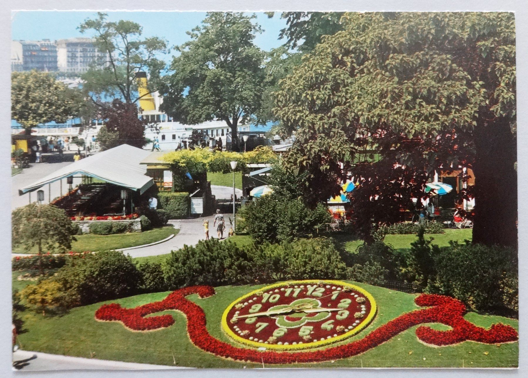 Cartes postales: Genève, l' horloge fleurie – D'occasion à Fétigny par Billy2miny