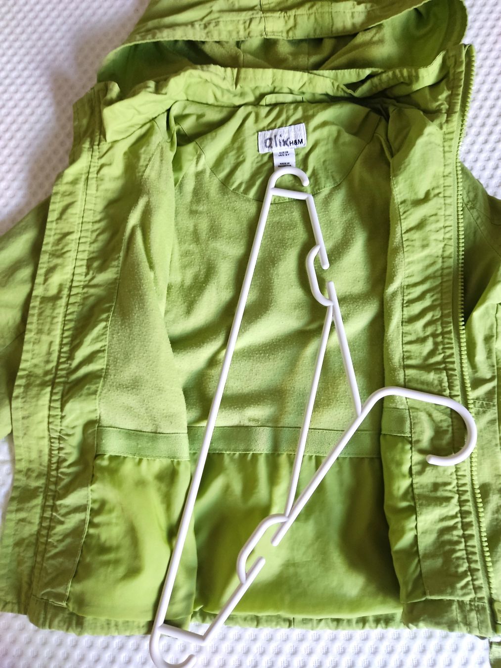 H&M Giacche & Cappotti: H&M Regenjacke Gr. 116 – Usato da Biel/Bienne venduto da AnikaNah 2