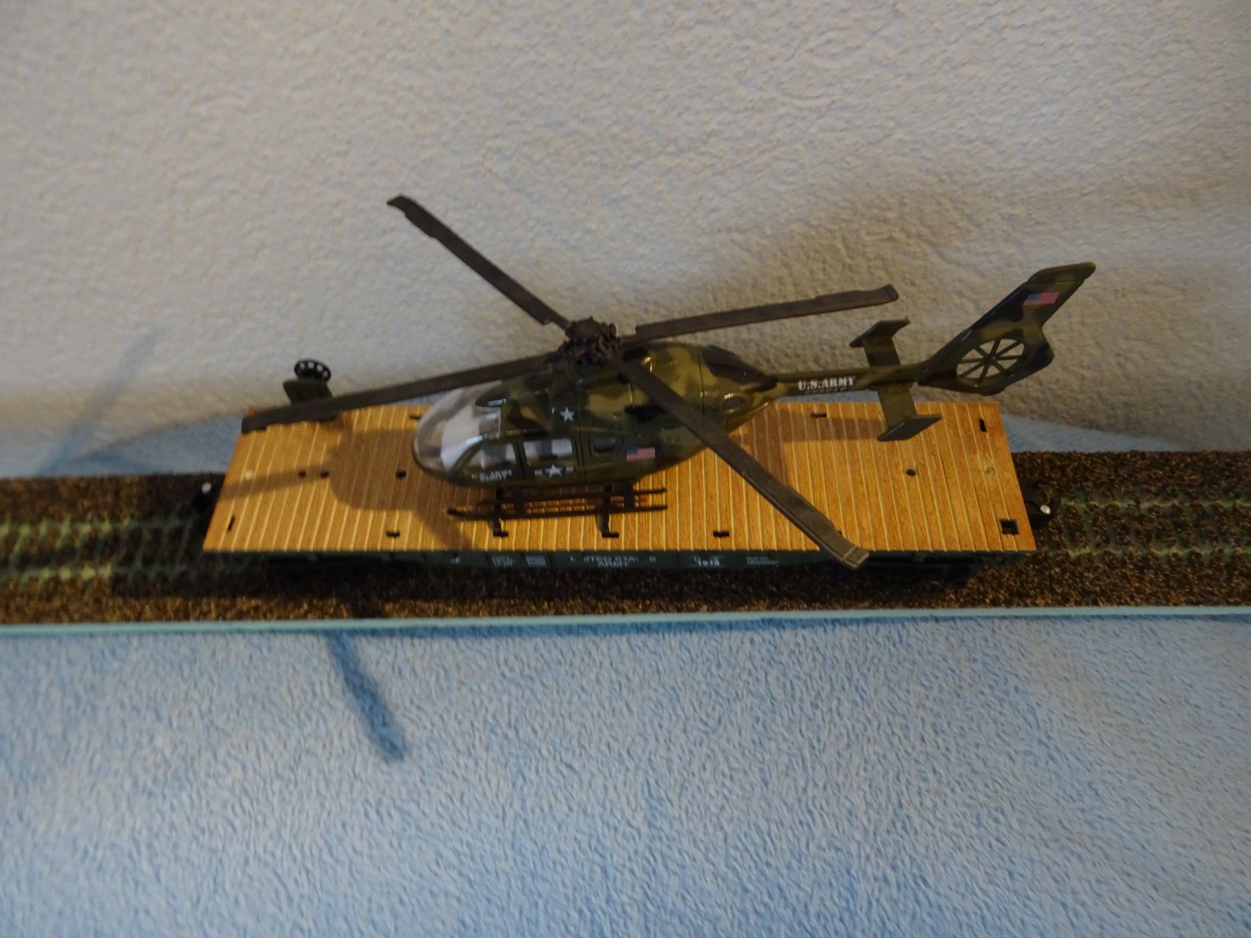 Kit di modellismo & Modellini statici: US Waggon mit Heli. – Usato da Hirschthal venduto da Legov 4