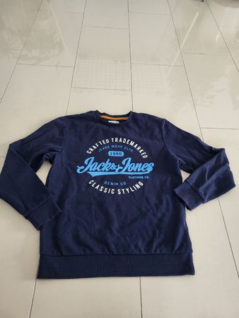 pullover