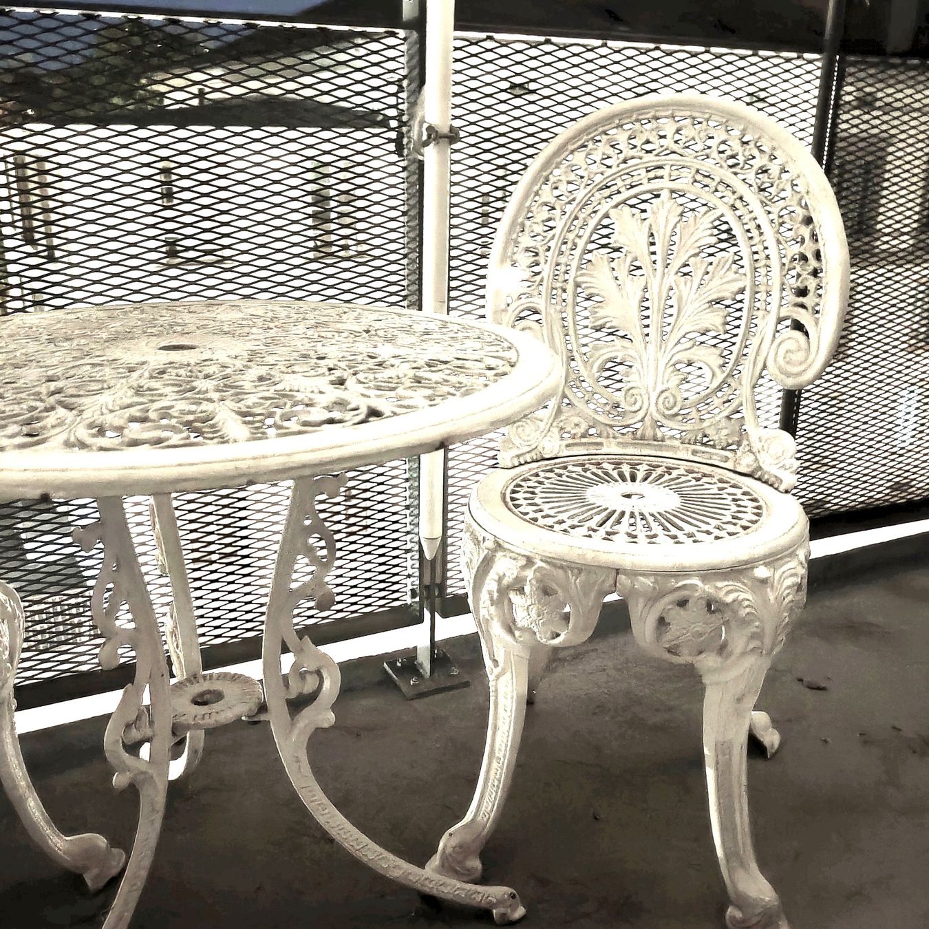 Set di tavolo e panche: Table et 2 chaises en fonte. EN VENTE JUSQU'AU 28.09 – Usato da Biel/Bienne venduto da notfun 6