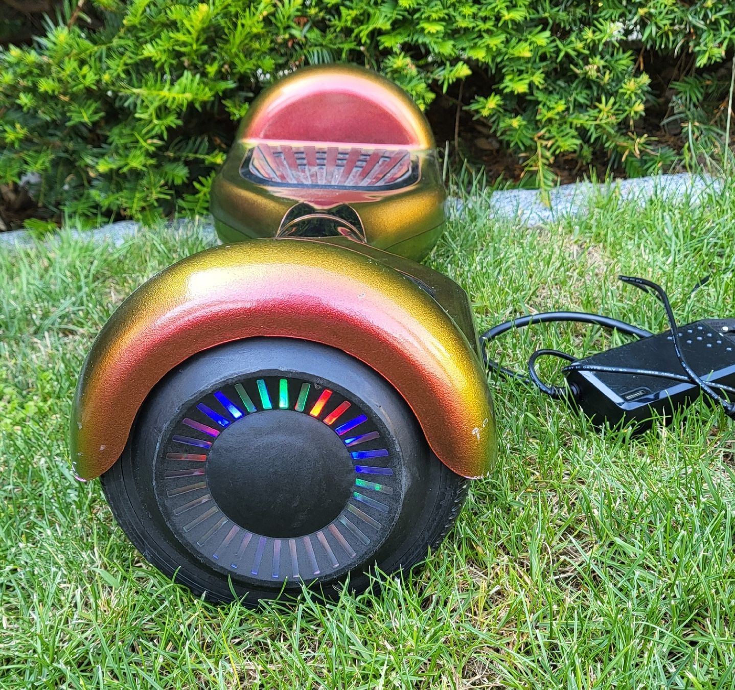 Hoverboards: Hoverboard mit Ladegerät Farbwechsel-Lackierung gebraucht – Gebraucht aus Arni AG von Lea_Sahli