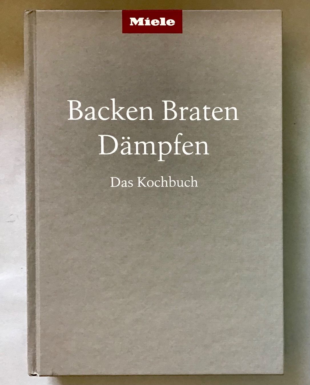 Libri: Miele Kochbuch: Backen, Braten, Dämpfen – Nuovo (secondo la descrizione) da Bubendorf venduto da Alpenheidi