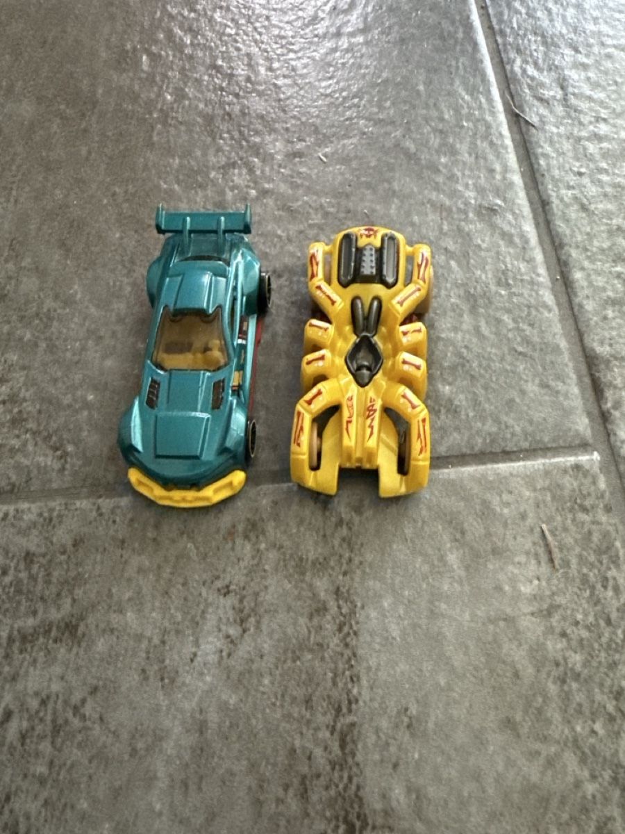 Hot Wheels Spielzeuge: Hot wheels Autos 15 Stück – Gebraucht aus Zermatt von papillonbea 1