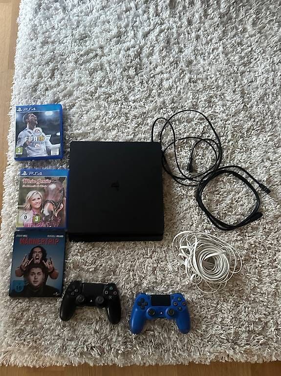 Sony Consoles: Playstation 4, PS4 – D'occasion à Zürich par shana.gisler