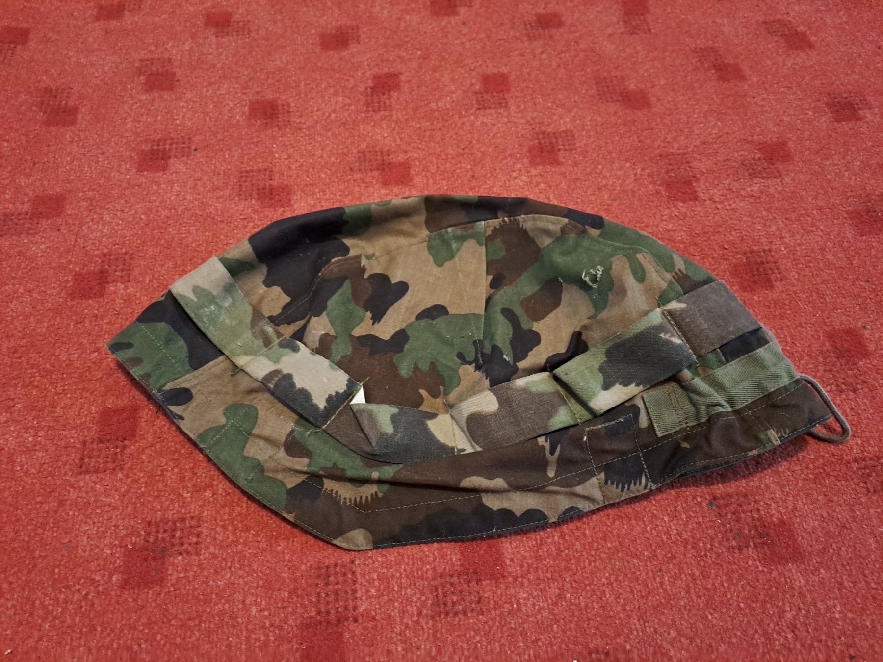 Schweizer Armee Uniformen: Helmüberzug 90, leicht gebraucht – Gebraucht aus St.Gallen von Infanteriewerk 1