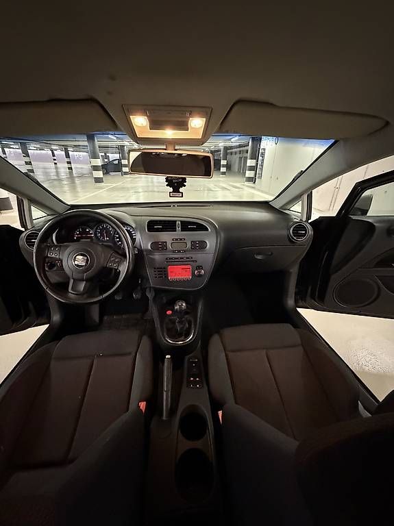 Seat Automobili: Seat Leon 2.0FSI, Frisch Mfk – Usato da Neuhausen venduto da lir_2nnh 3