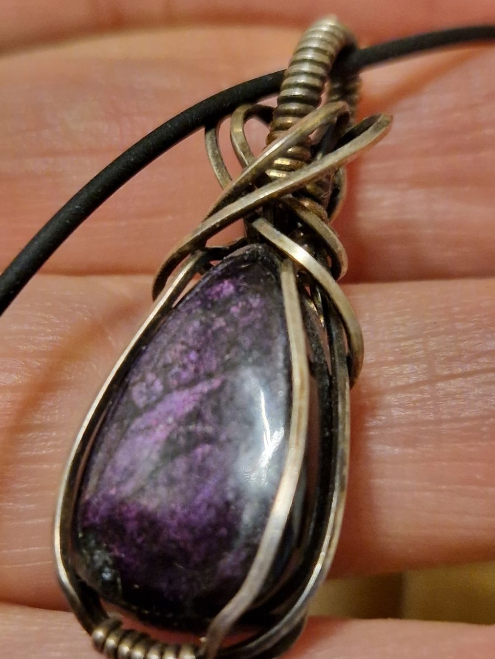 Ciondoli: PENDENTIF en PURPURITE, fil argent – Nuovo (secondo la descrizione) da SAXON venduto da Mariposita1428