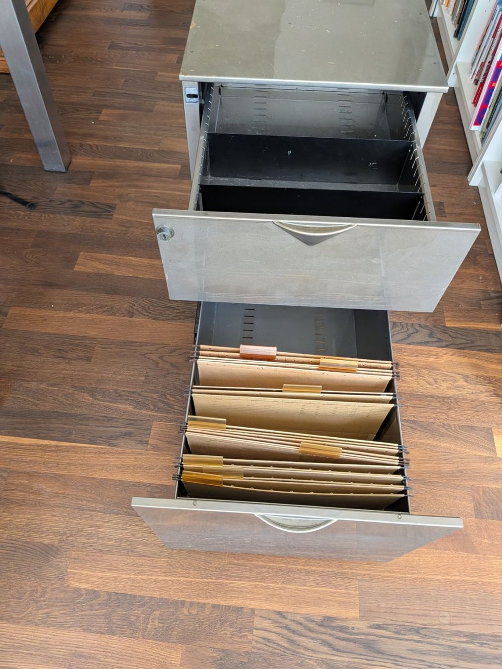 Banconi: Rollcontainer Metall – Usato da Zürich venduto da Martinbu 1