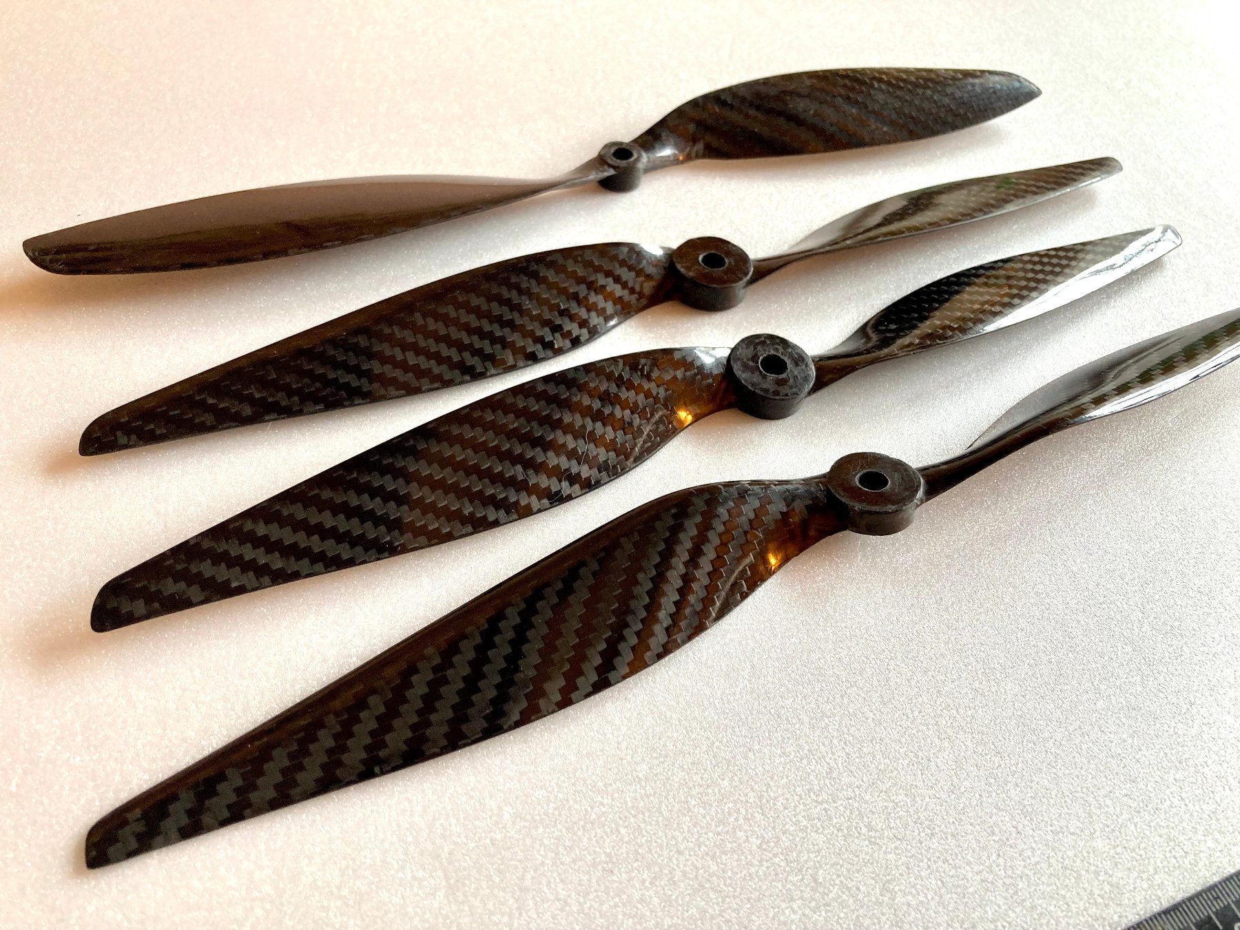 Modellismo RC: 4x Hélices carbones divers modèles (propeller carbone) – Nuovo (secondo la descrizione) da Lausanne venduto da Techobby