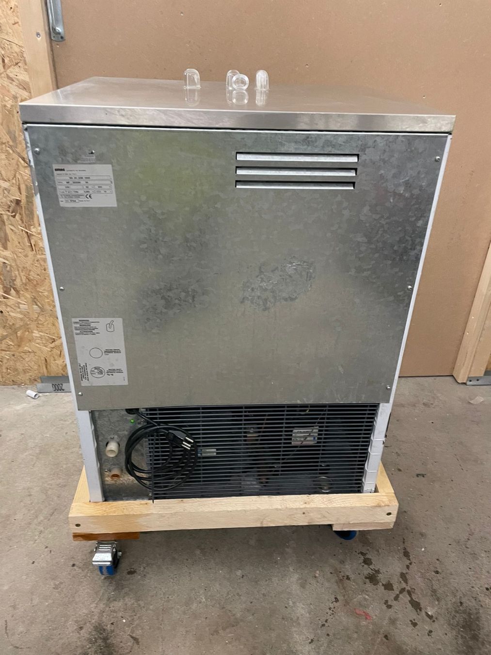 Elettrodomestici da cucina: Eiswürfelmaschine – Usato da Rupperswil venduto da pimi88 1