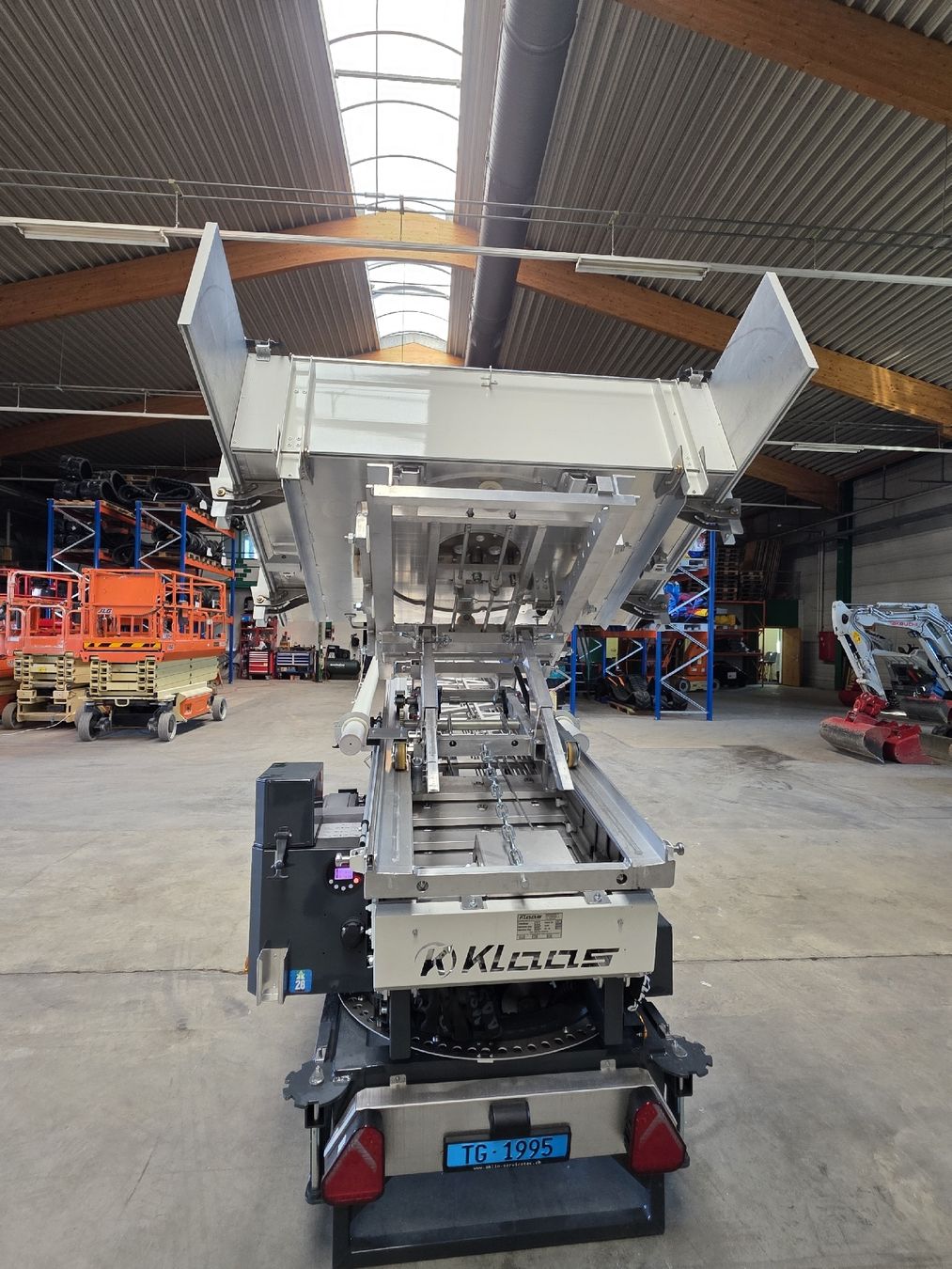 Tutte le macchine: Klaas Möbellift-Bauaufzug Top Light 25 – Usato da Lengwil venduto da x-rent 1