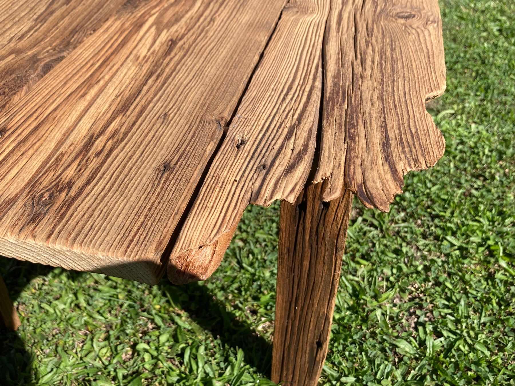 Tische: Spezieller Altholztisch 107x57cm – Neu (gemäss Beschreibung) aus Domat/Ems von Stein_und_Holzbruch 1