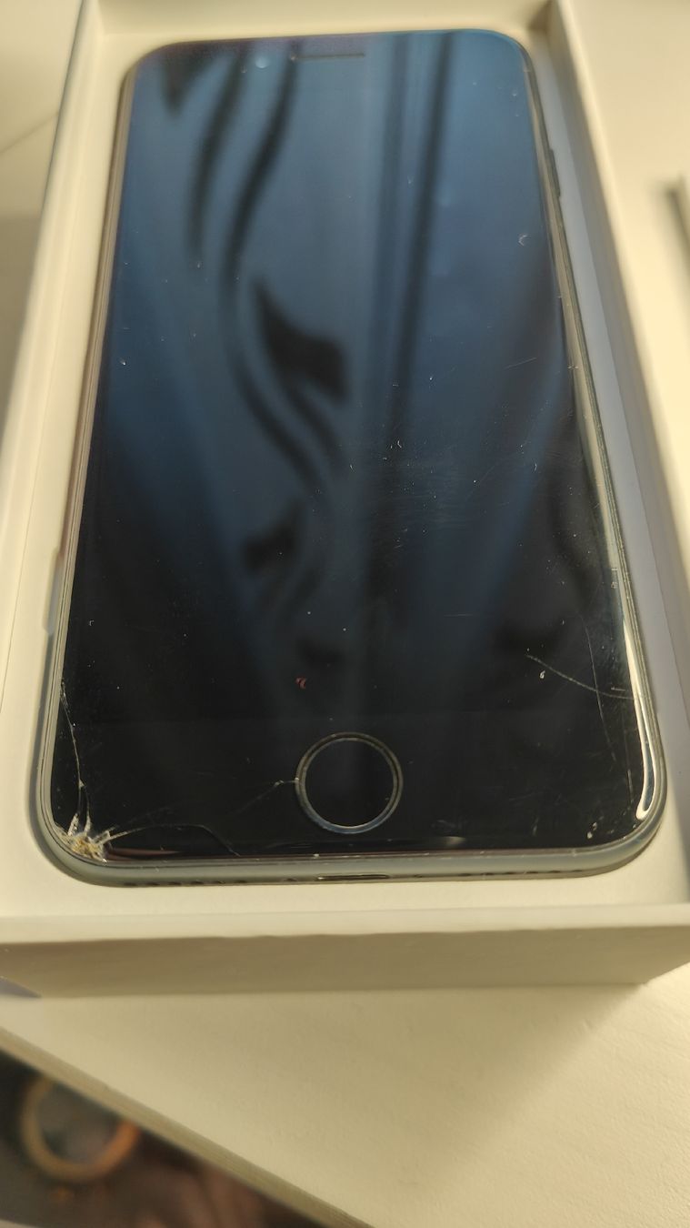 Apple Telefoni cellulari / Smartphones: iPhone 7 128Go noir en boîte avec accessoires – Usato da Lausanne venduto da LeConfiseur 3