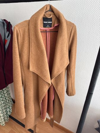 Manteau d'hiver Tally Weijl, taille M, couleur camel.
