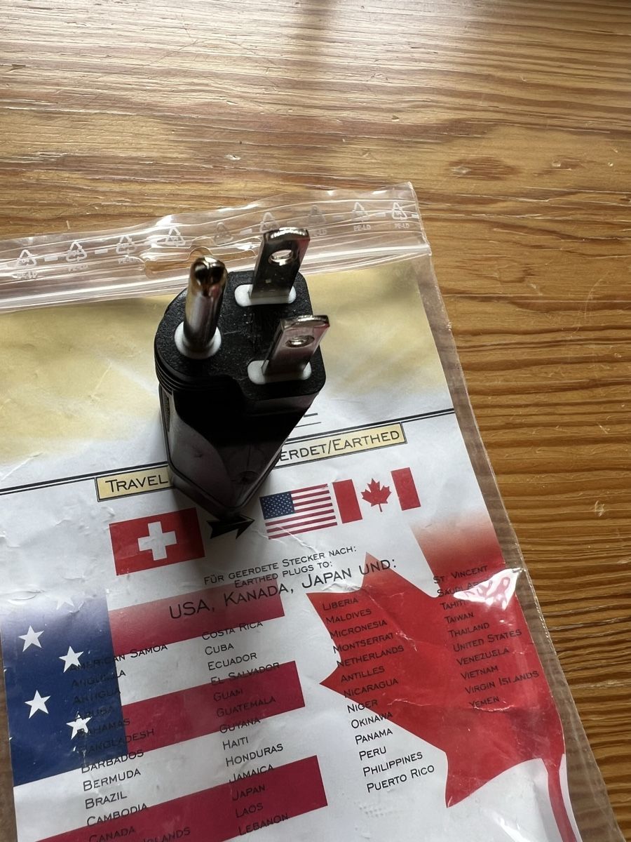 Unità & Adattatore: Travel Adapter CH-->CAN, USA – Usato da Arosa venduto da Paklica 1