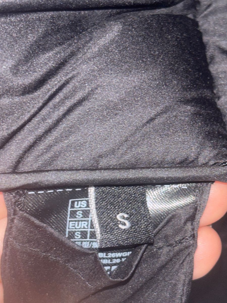 Guess Jacken: Guess Winterjacke – Gebraucht aus Selzach von 20f_cg85 2
