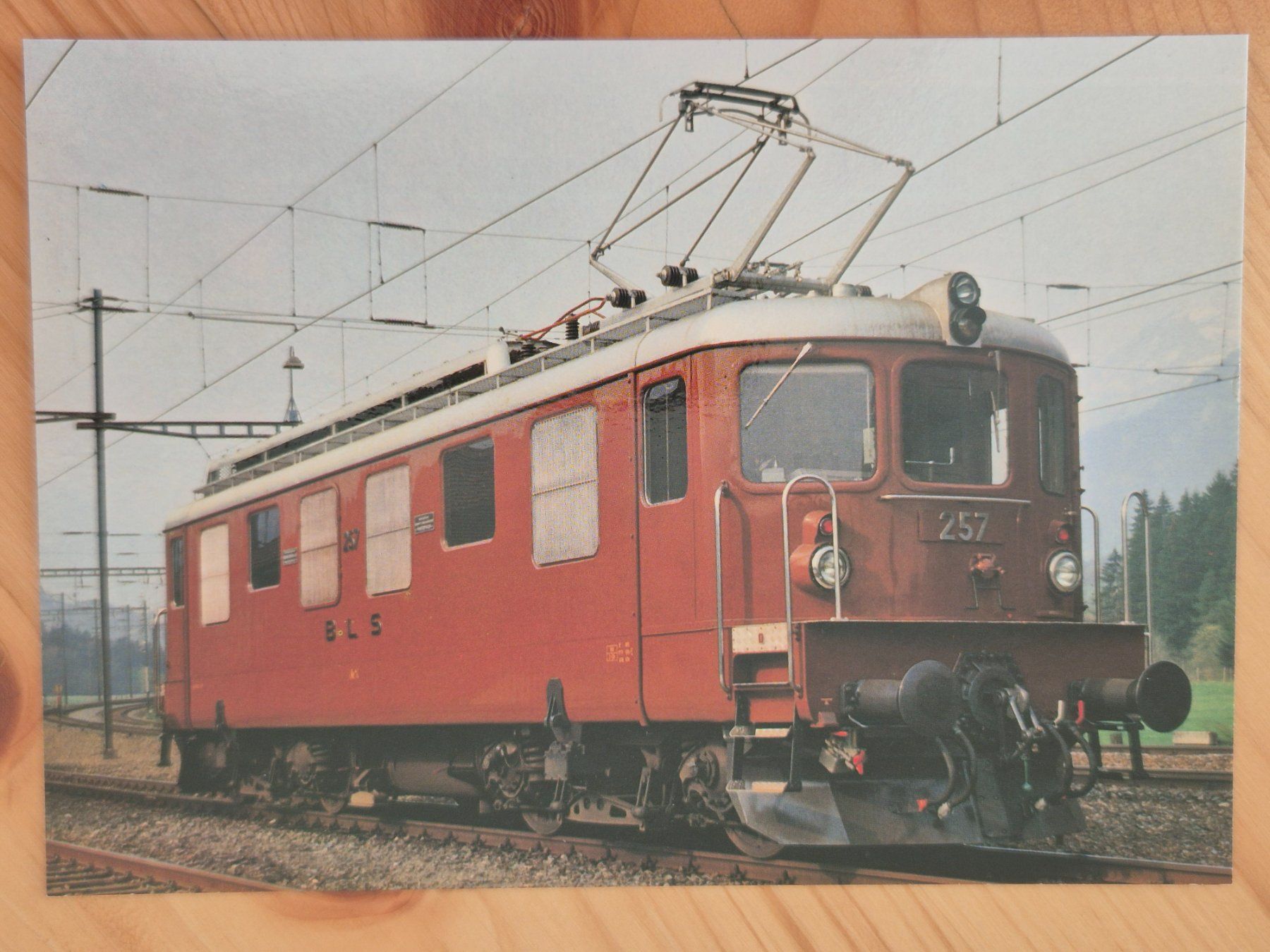 Cartoline postali: BLS - Lokomotive Ae 4/4 257 – Nuovo (secondo la descrizione) da St-Léonard venduto da thipif