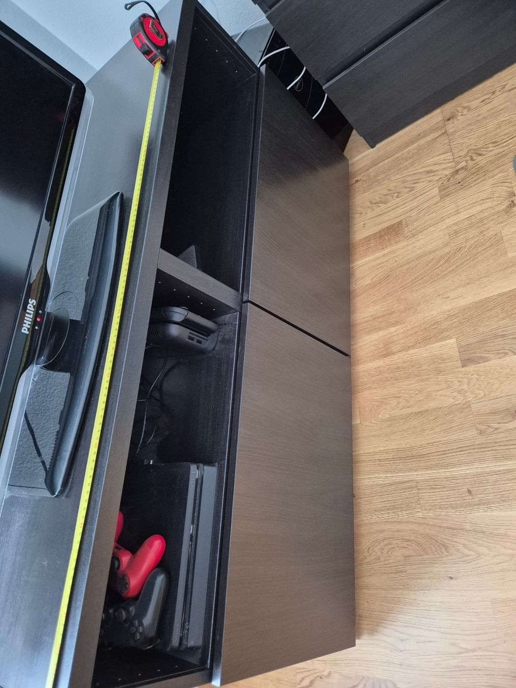 Ikea Meubles TV: Lowboard/Fernsehmöbel dunkelbraun mit 2 Türen & 2 Fächern – D'occasion à Kloten par sas_j8bp 2