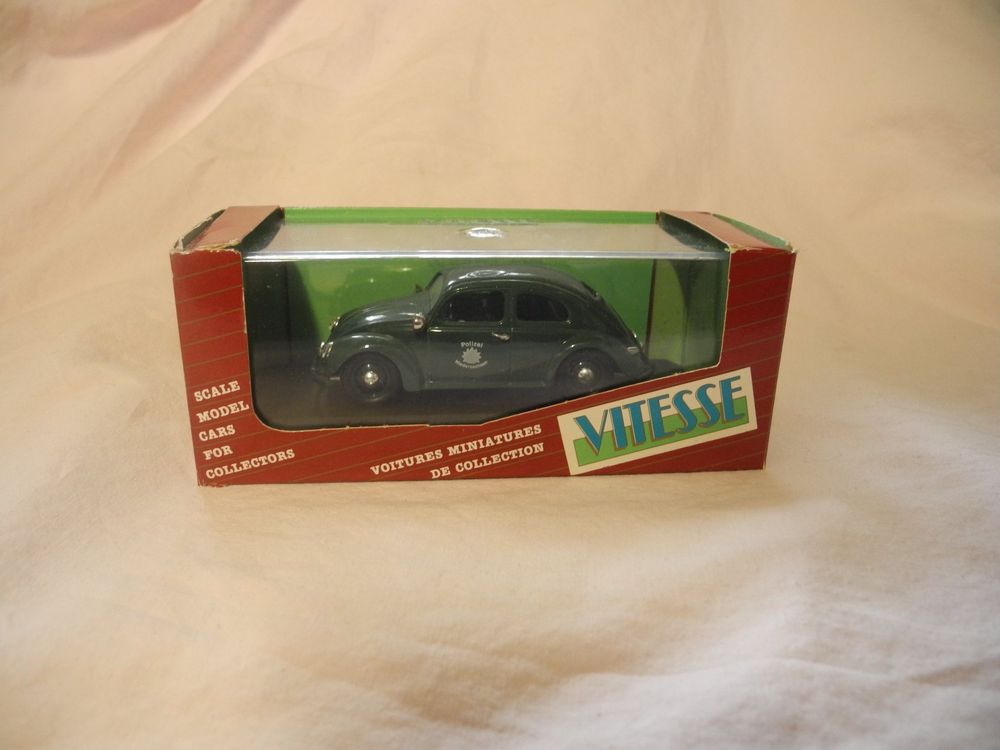 Miniature Vitesse 1/43 - VW 1500 Sedan Gris - Collection - Très Bon état