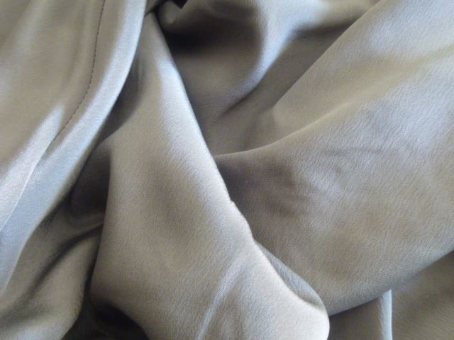H&M T-shirt: Bluse Gr. 42 H&M Khaki NEU – Nuovo (secondo la descrizione) da Hinwil venduto da Glasperlen 4