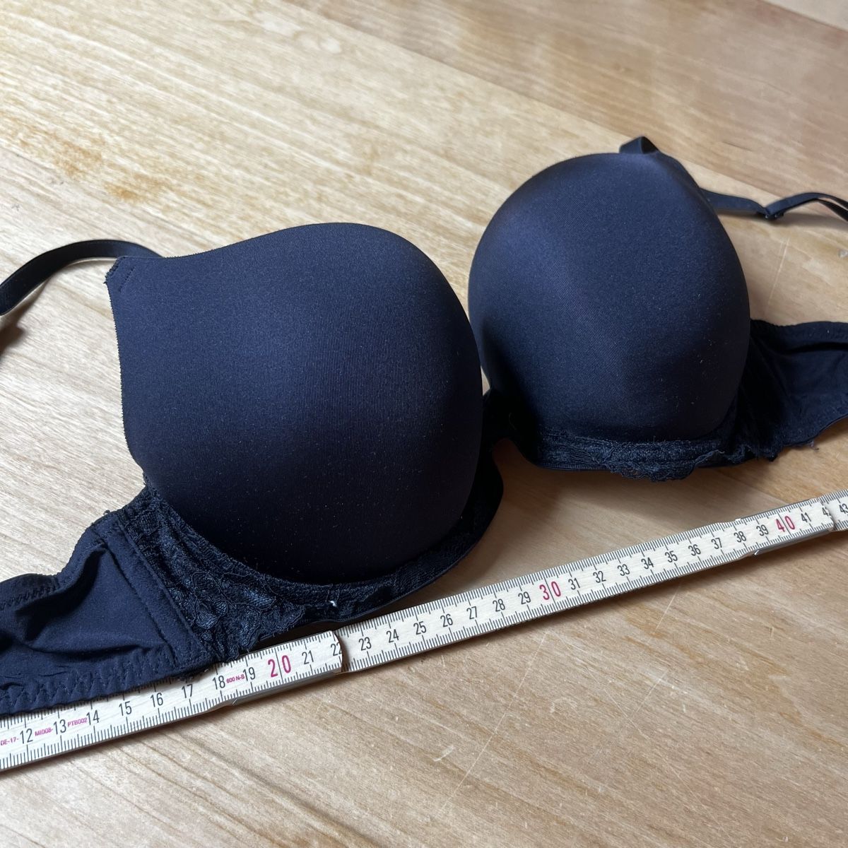 Sonstige Unterwäsche: Super Push Up BH Schwarz  – Gebraucht aus Chur von noe_mh8b 1