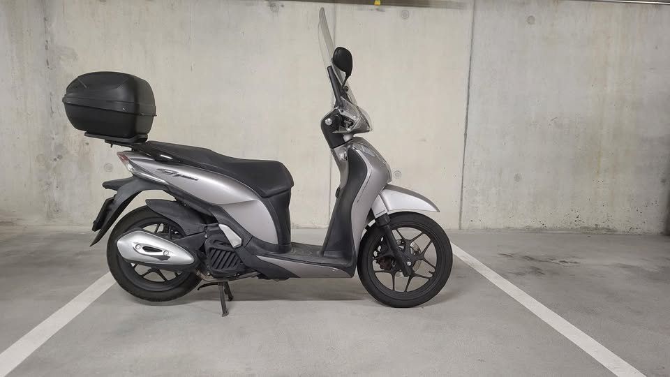 Honda Scooters: Honda SH 125 Mode – D'occasion à St-Aubin-Sauges par nic_mmc8 2