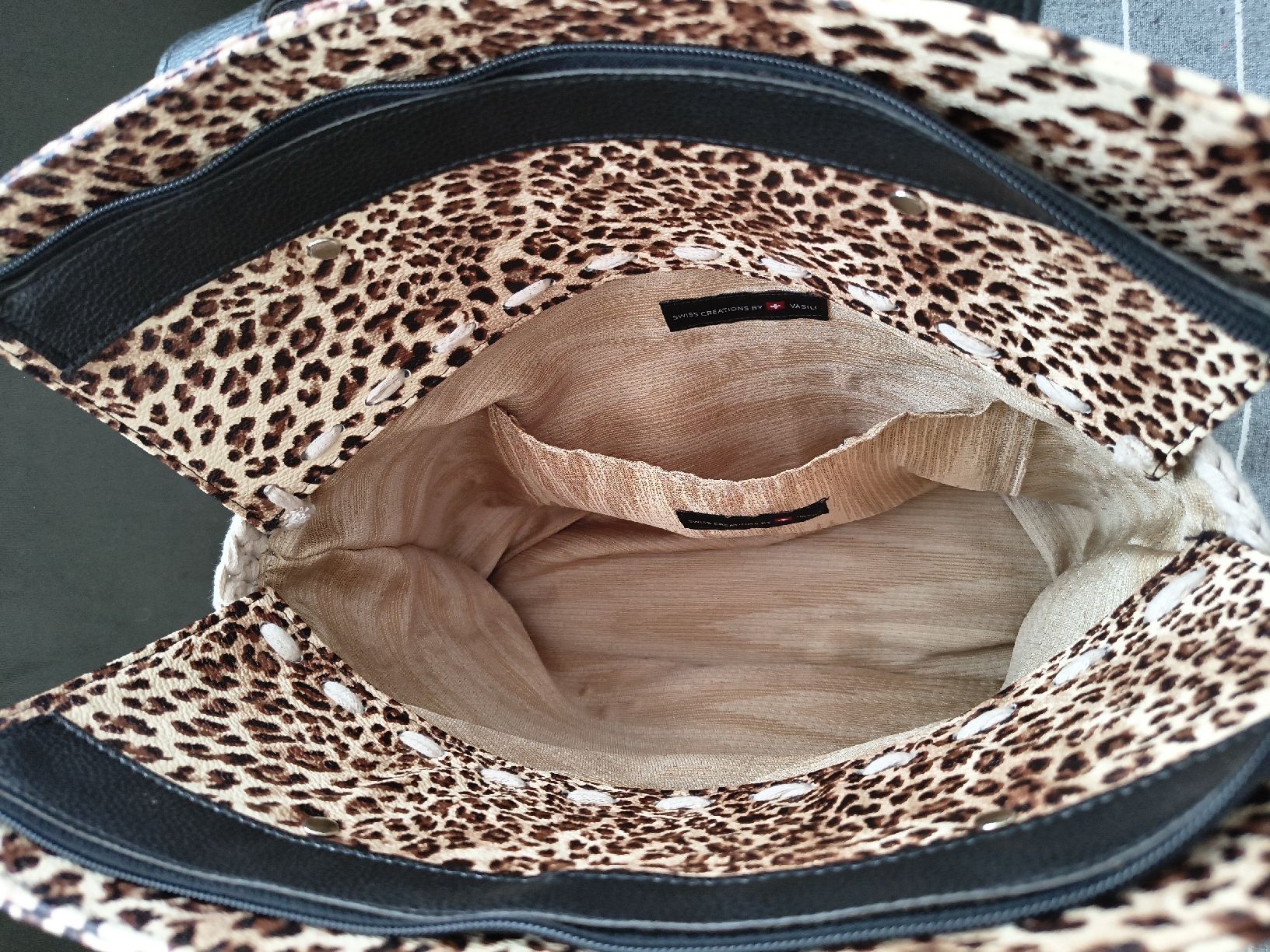 Borse da donna: Tasche, gestrickte mit Leopardenmuster – Nuovo (secondo la descrizione) da Winterthur venduto da donramimar 1