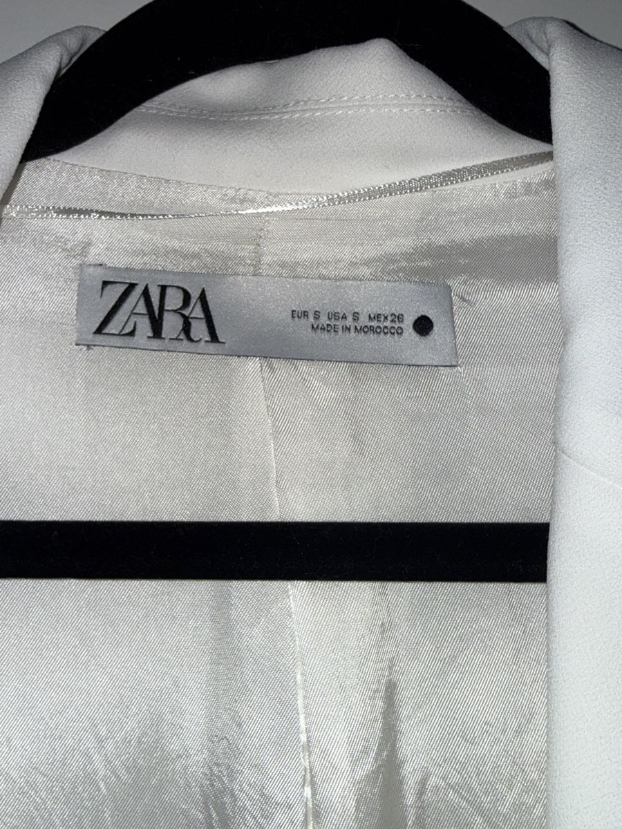 Zara Gilets & Westen: WEISSE ÄRMELLOSE WESTE – Neu (gemäss Beschreibung) aus Schlieren von kle_dis 1