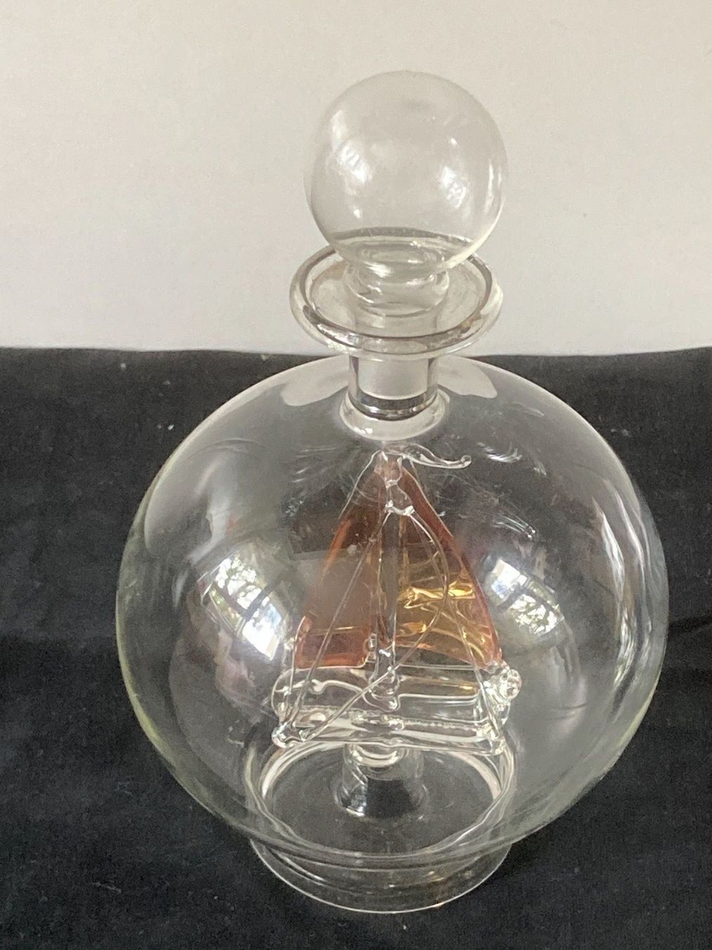 Autres vaisselles & verres: Glas-Flasche mit einem Segelboot drin. Dekoration – D'occasion à Zürich par Chaeffeler 3
