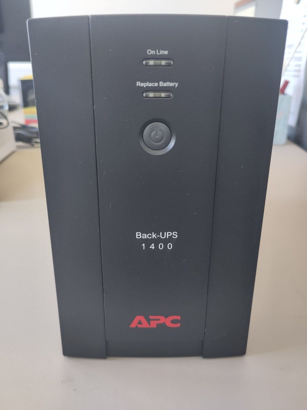 Apc Caricatori & Batterie: APC Back-UPS 1400 Stromausfall-Schutz – Usato da Oberriet SG venduto da Su-gus.or
