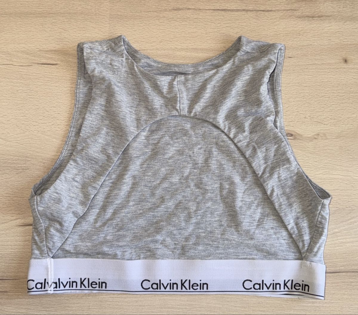 Calvin Klein Top: CALVIN KLEIN CROP TOP S-M – Usato da Puplinge venduto da yav_9r9f 1