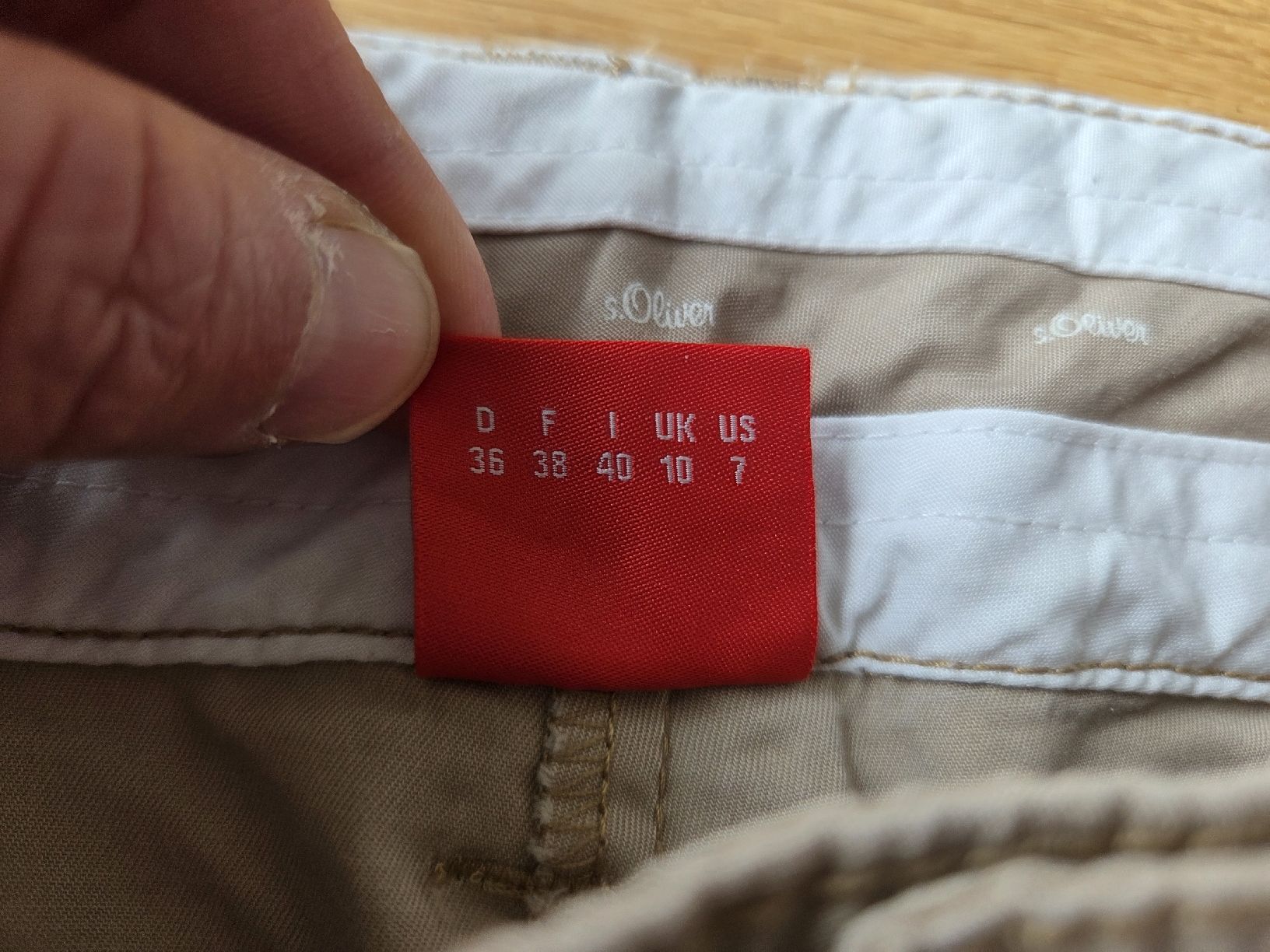 S.Oliver Pantaloni: NEU S.Oliver Bermuda Beige Gr. 36 – Nuovo (secondo la descrizione) da Villars-sur-Glâne venduto da richardette 5